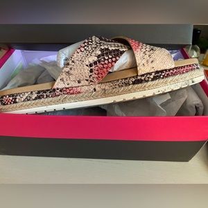 Women’s size 8, Vince Camuto slides